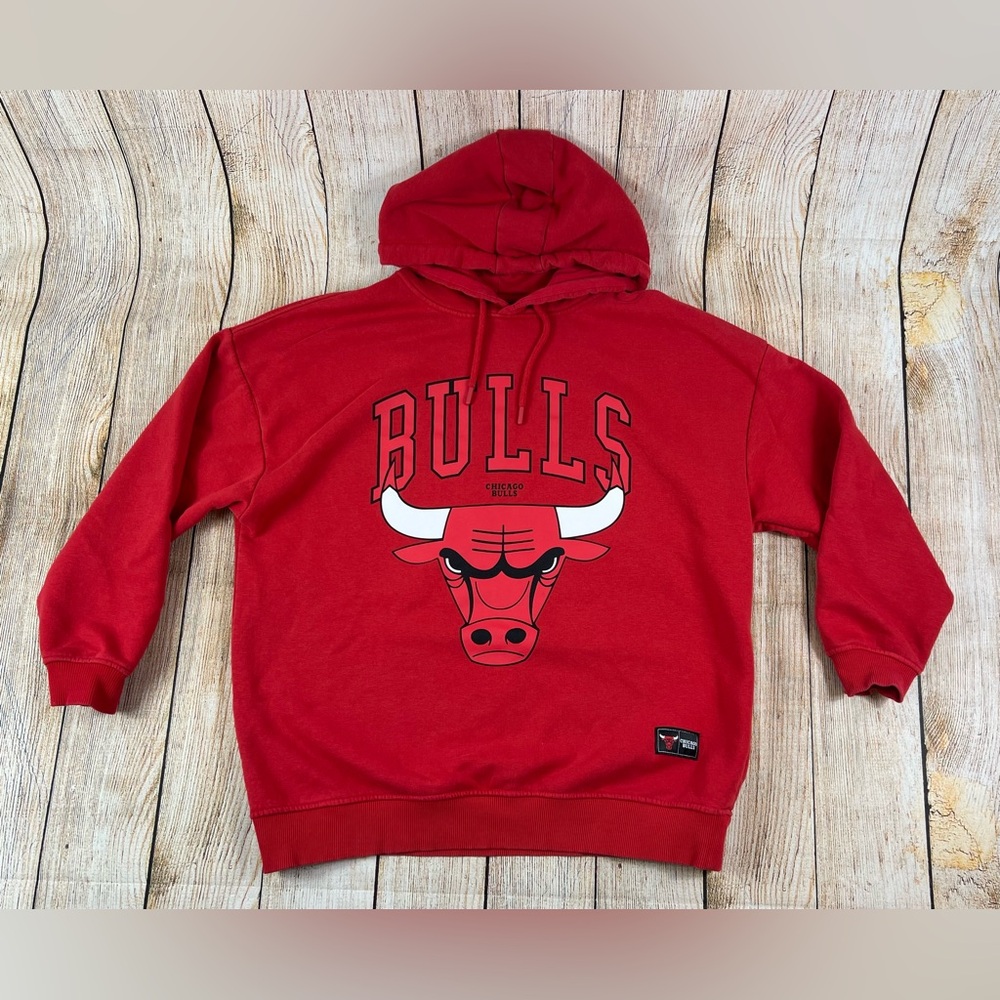 Primark NBA Chicago Bulls Basketball Red Hoodie Sweatshirt Pullover Size Small